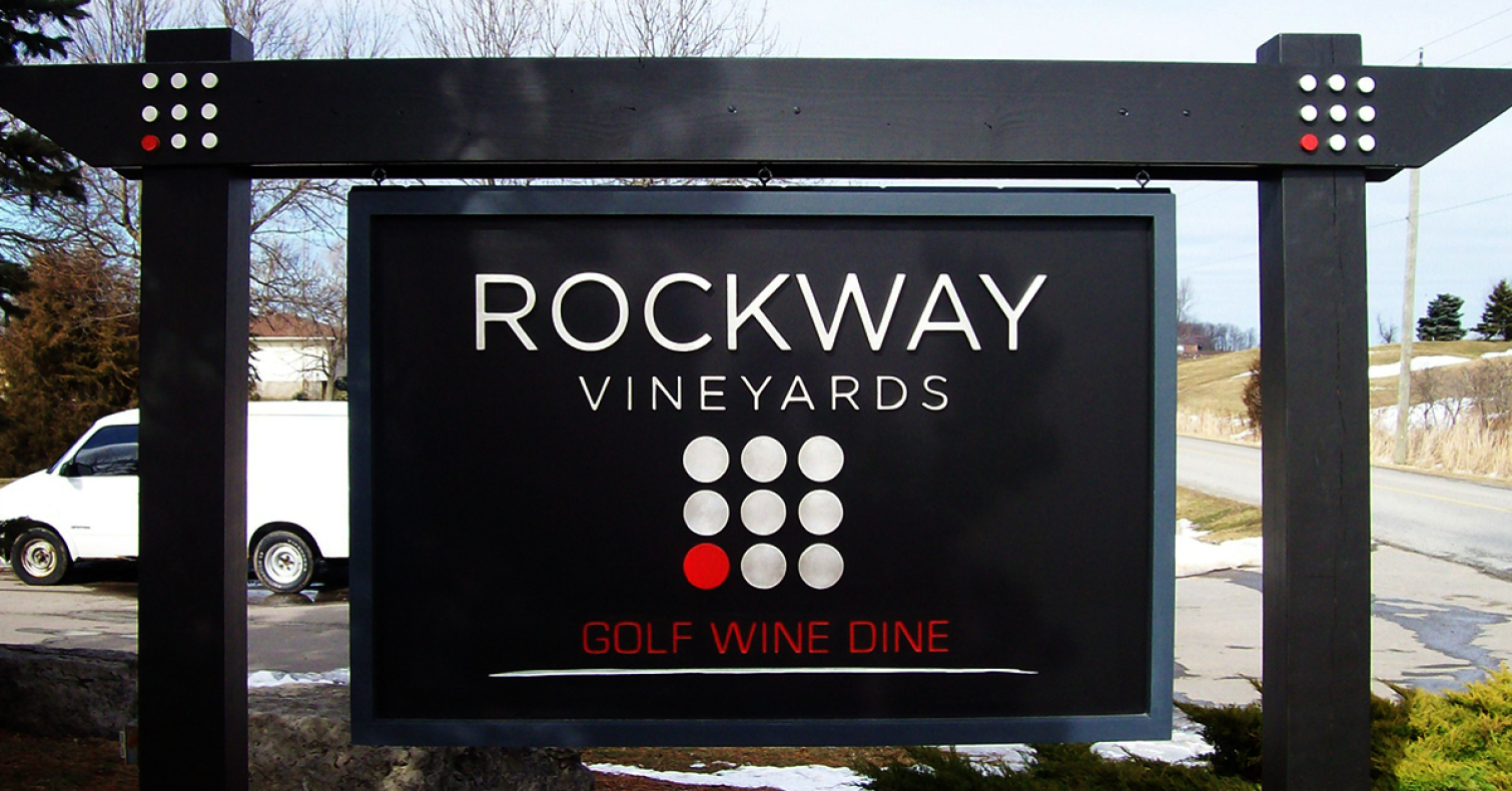 How to Buy Custom Commercial Signs in the Niagara Region